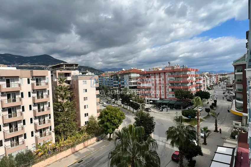 Приобрести Огромная двухкомнатная квартира с мебелью в центре Алании, район пляжа Клеопатра 9 