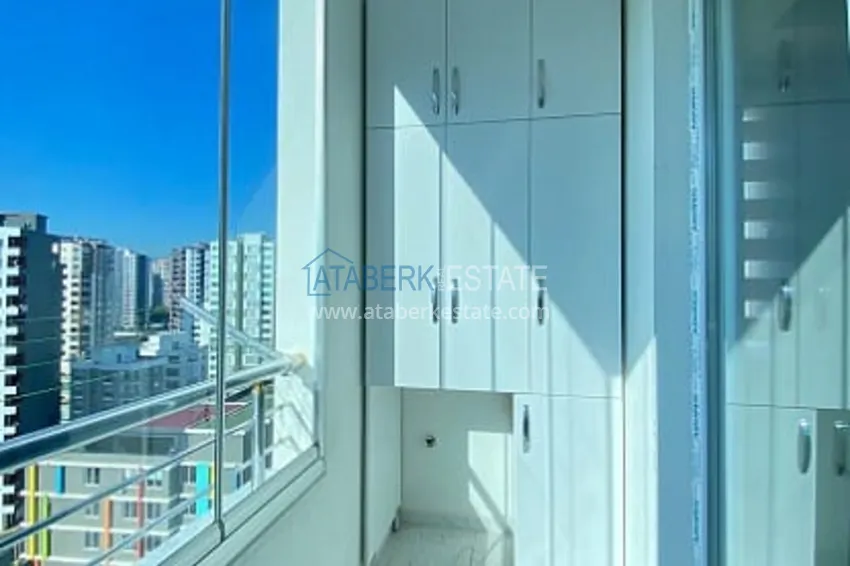 Приобрести Квартира 3+1 с застекленными балконами, частично вид на море, в центральном районе Мерсина-Мезитли 22 