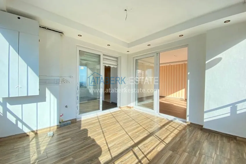 Приобрести Квартира 3+1 с застекленными балконами, частично вид на море, в центральном районе Мерсина-Мезитли 24 