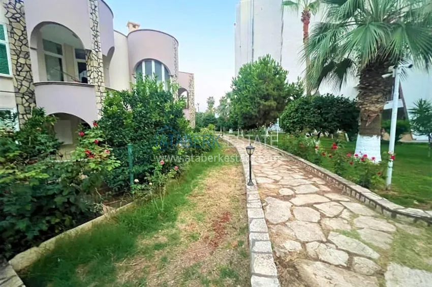 Квартира 3+1 с собственным пляжем в комплексе с инфраструктурой в районе Мезитли-Мерсин 3 