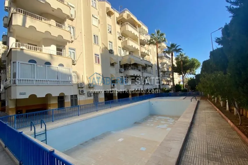 Квартира 3+1 с видом на море, на первой береговой линии район Мезитли-Мерсин 1 