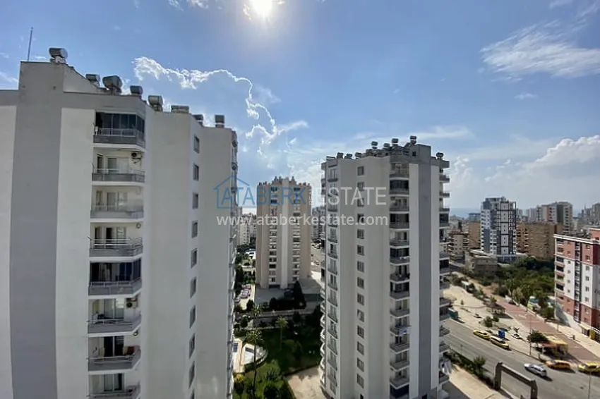 Трехкомнатные апартаменты в новом жилом комплексе в районе Мезитли-Мерсин 7 