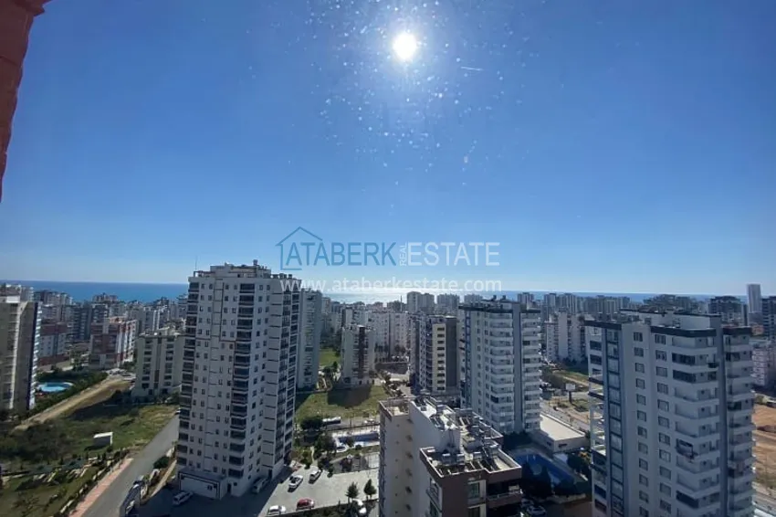 Апартаменты 3+1 с видом на море и горы, в популярном районе Мерсина-Мезитли 2 