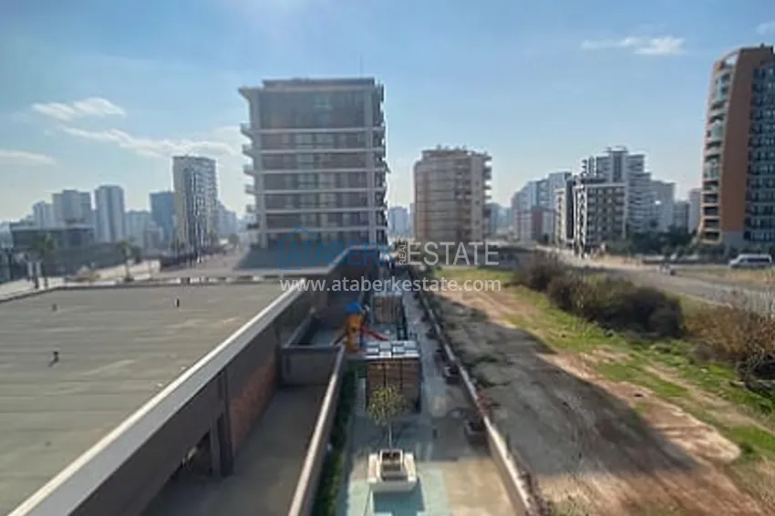 Городская квартира 3+1 в молодом жилом комплексе, в центральном районе Мерсина-Енишехир 2 