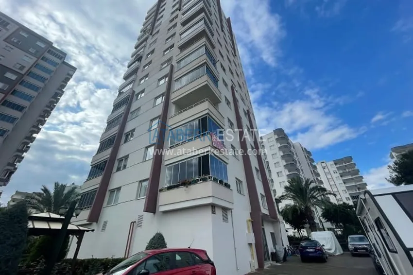 Квартира 3+1 с видом на море и горы в районе Тедже-Мерсин 2 