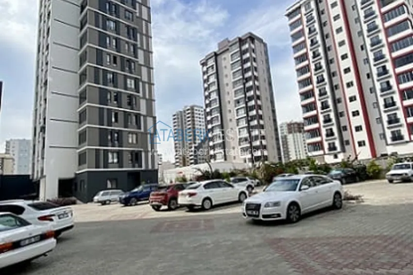 Квартира 2+1 с мебелью, в молодом комплексе с инфраструктурой в районе Акдениз-Мерсин 3 