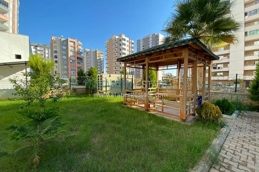 Квартира 3+1 с застекленными балконами, частично вид на море, в центральном районе Мерсина-Мезитли 3 