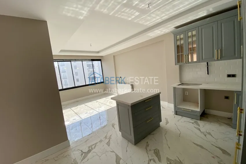 Приобрести Трехкомнатные апартаменты в новом жилом комплексе в районе Мезитли-Мерсин 8 