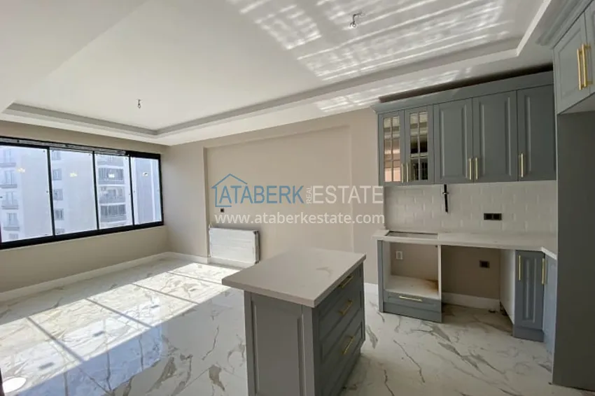 Приобрести Трехкомнатные апартаменты в новом жилом комплексе в районе Мезитли-Мерсин 10 