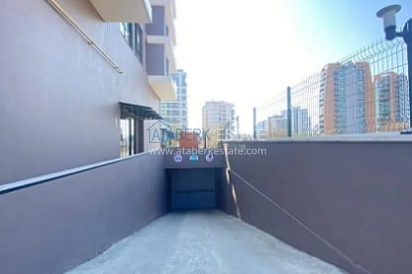 Городская квартира 3+1 в молодом жилом комплексе, в центральном районе Мерсина-Енишехир 3 