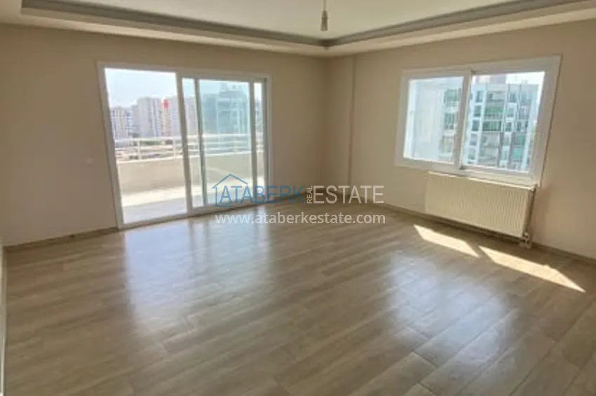 Трехкомнатные апартаменты с видом на море и горе в уютном районе Томюк-Эрдемли 1 