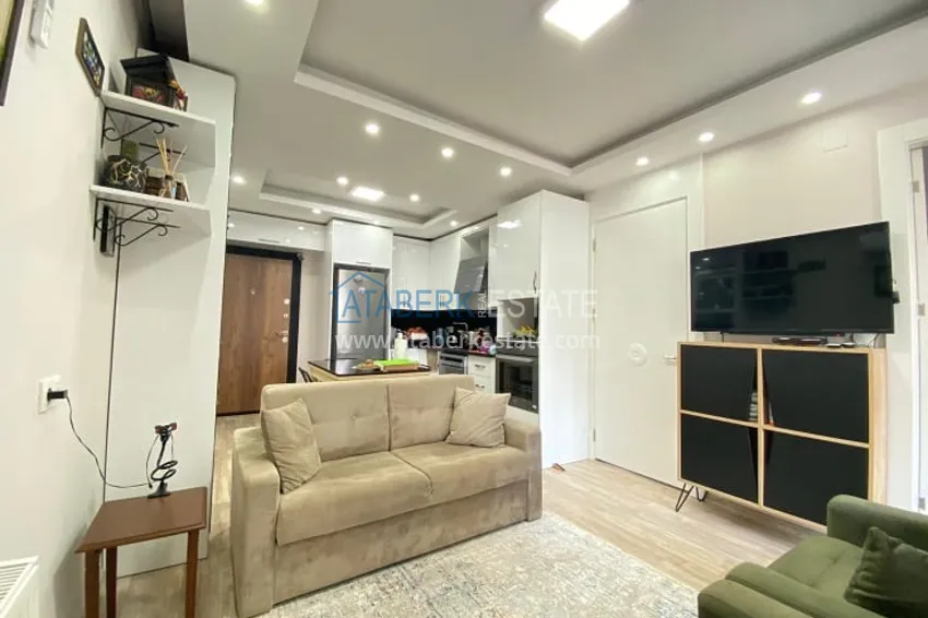 Квартира 2+1 на второй береговой линии в районе Акдениз-Мезитли 1 