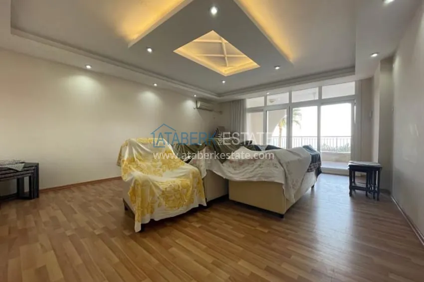 Приобрести Квартира 3+1 с собственным пляжем в комплексе с инфраструктурой в районе Мезитли-Мерсин 2 