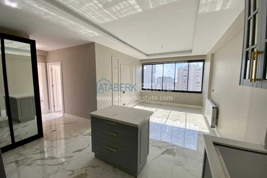 Приобрести Трехкомнатные апартаменты в новом жилом комплексе в районе Мезитли-Мерсин 3 