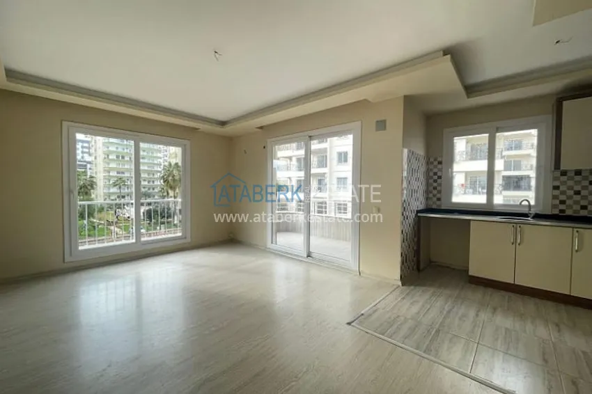 Приобрести Трёхкомнатная квартира в небольшом жилом комплексе в районе Тедже-Мерсин 4 