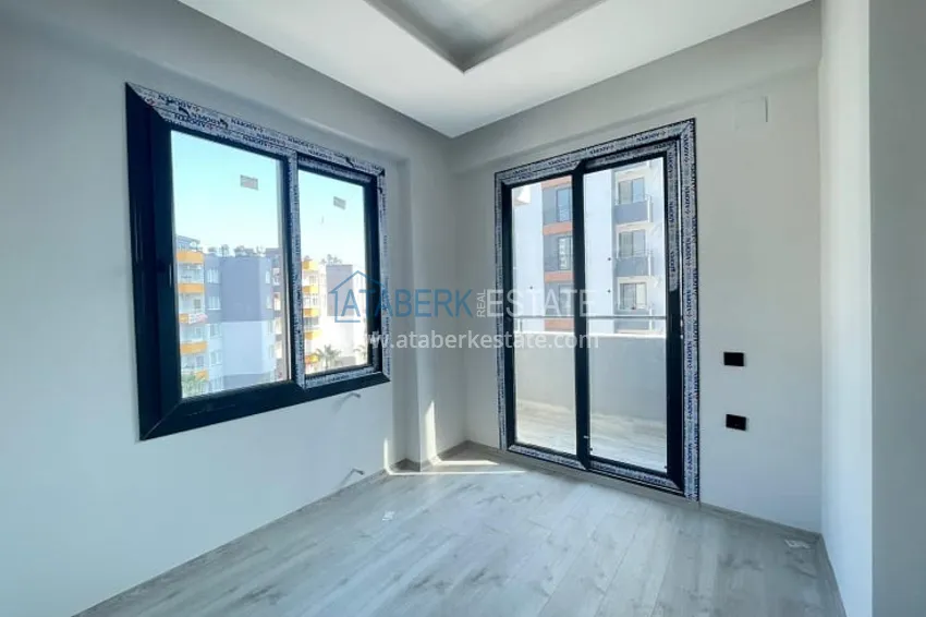 Приобрести Квартира 2+1 с чистовой отделкой, застекленным балконом, в новом ЖК в районе Тедже в Мерсине 4