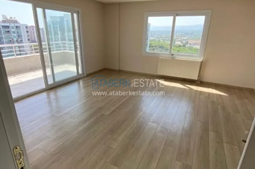 Приобрести Трехкомнатные апартаменты с видом на море и горе в уютном районе Томюк-Эрдемли 1 