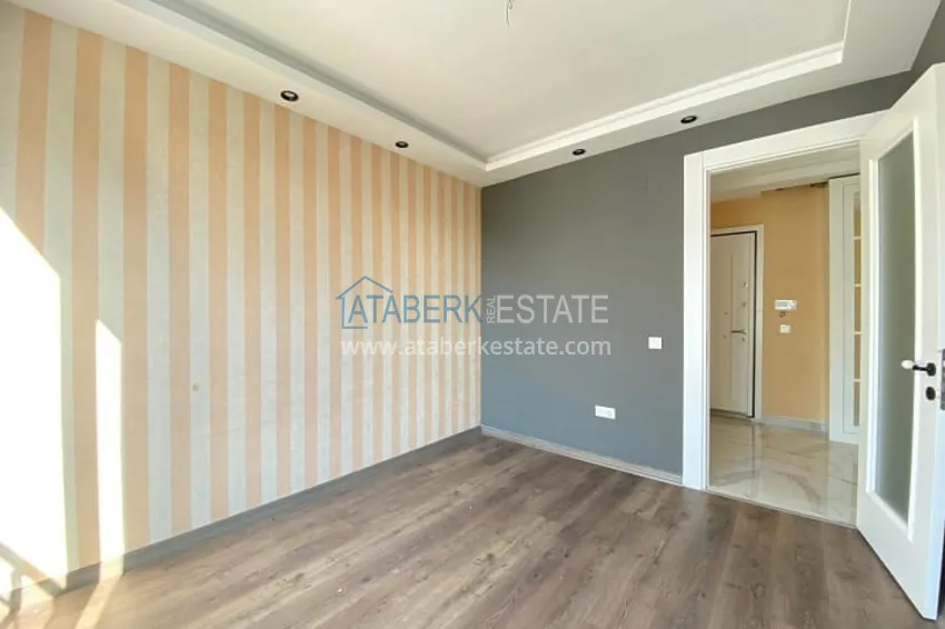 Приобрести Квартира 3+1 с застекленными балконами, частично вид на море, в центральном районе Мерсина-Мезитли 5 