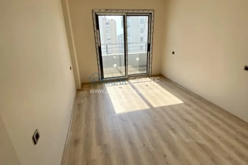 Приобрести Трехкомнатные апартаменты в новом жилом комплексе в районе Мезитли-Мерсин 6 