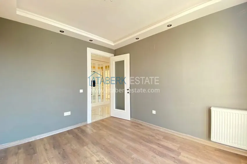 Приобрести Квартира 3+1 с застекленными балконами, частично вид на море, в центральном районе Мерсина-Мезитли 7 