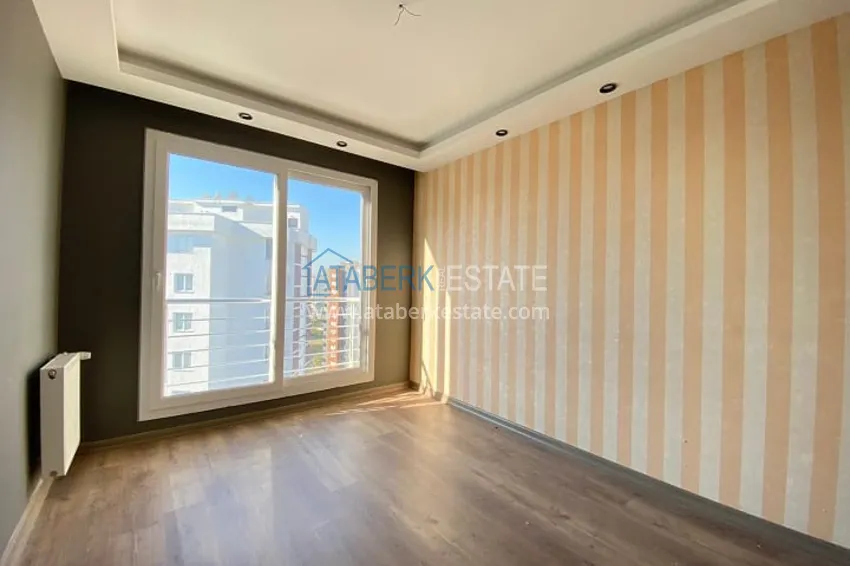 Приобрести Квартира 3+1 с застекленными балконами, частично вид на море, в центральном районе Мерсина-Мезитли 8 