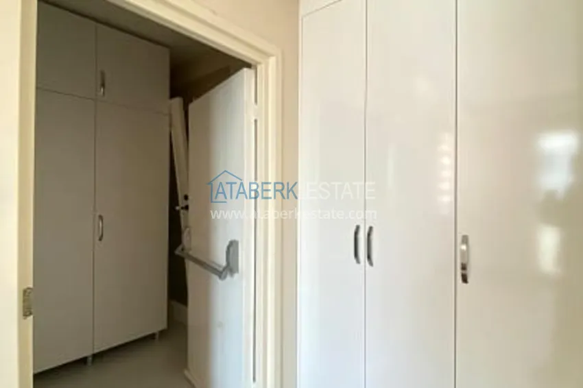 Приобрести Квартира 3+1 с застекленными балконами, частично вид на море, в центральном районе Мерсина-Мезитли 25 