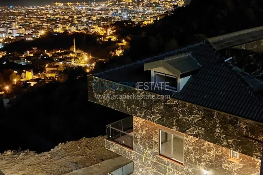 Вилла в Алании, район Тепе – триплекс на два хозяина с панорамным видом  2 