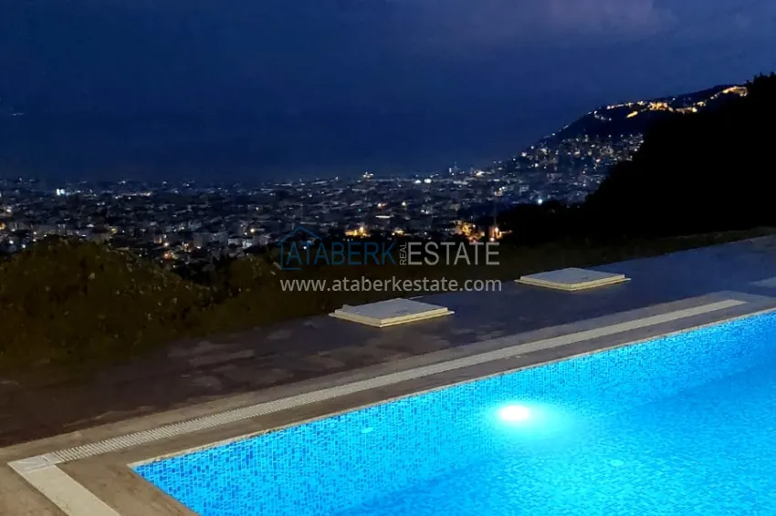 Вилла в Алании, район Тепе – триплекс на два хозяина с панорамным видом  1 