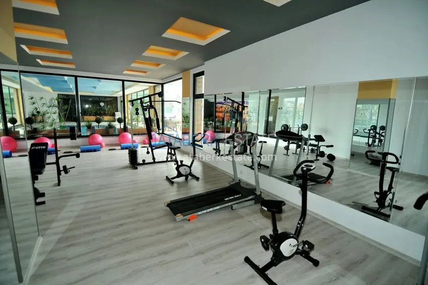 Садовый дуплекс 2+1 в Кестеле с мебелью в благоустроенном комплексе, подходит для гражданства 18 