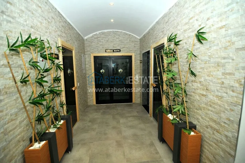 Садовый дуплекс 2+1 в Кестеле с мебелью в благоустроенном комплексе, подходит для гражданства 20 