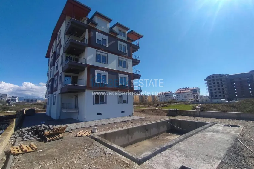 Двухкомнатная квартира в комплексе на завершающем этапе строительства в Газипаше 2 