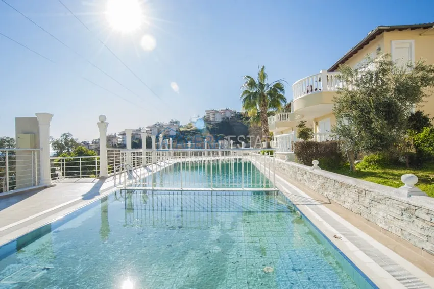 Двухэтажная вилла в Алании в горном коттеджном комплексе 2 