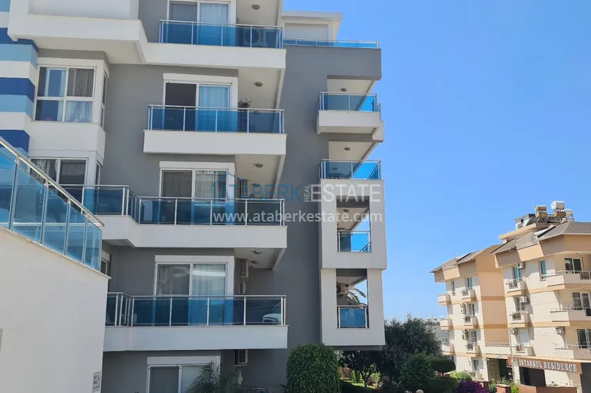 Квартира 1+1 с мебелью и застеклённым балконом в комплексе с богатой инфраструктурой, район Оба – Алания 4 