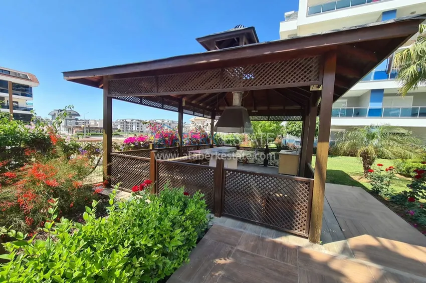 Квартира 1+1 с мебелью и застеклённым балконом в комплексе с богатой инфраструктурой, район Оба – Алания 5 