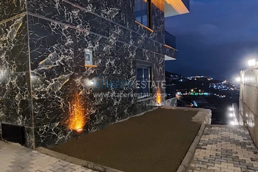 Вилла в Алании, район Тепе – триплекс на два хозяина с панорамным видом  8 