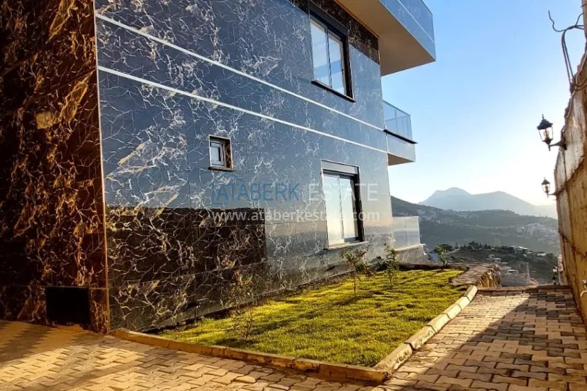 Вилла в Алании, район Тепе – триплекс на два хозяина с панорамным видом  9 