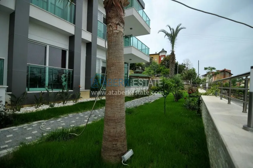 Садовый дуплекс 2+1 в Кестеле с мебелью в благоустроенном комплексе, подходит для гражданства 9 