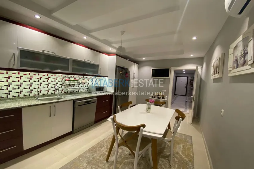 Приобрести Четырехкомнатная квартира с мебелью в Алании - район Тосмур 9 