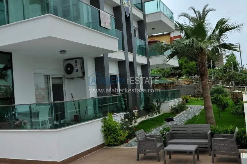 Садовый дуплекс 2+1 в Кестеле с мебелью в благоустроенном комплексе, подходит для гражданства 11 