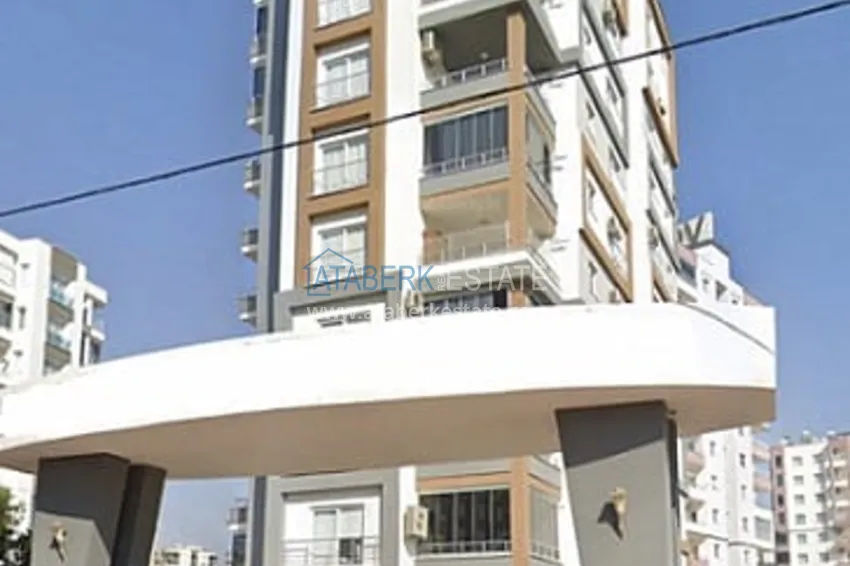 Городская квартира 3+1, с застекленными балконами в районе Енишехир-Мерсин 1 