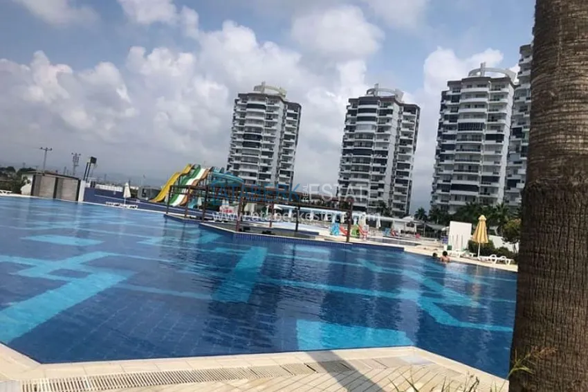 Квартира 2+1 меблированная, в жилом комплексе с инфраструктурой комфорт-класса в районе Чешмели-Мерсин 1 