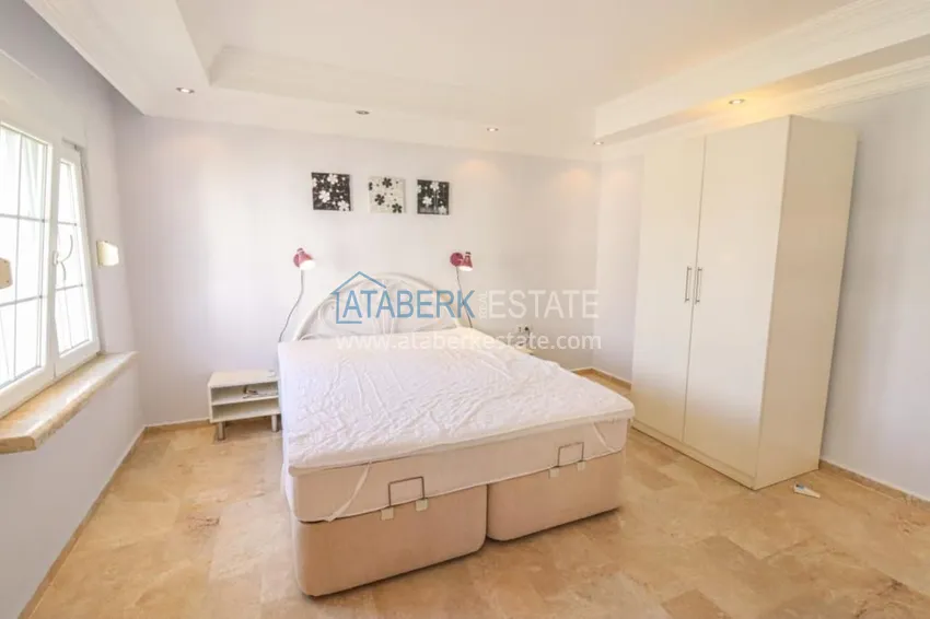 Приобрести Меблированный дуплекс в Авсалларе с видом на море в уютном жилом комплексе 16 