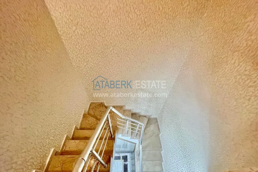 Приобрести Двухэтажные меблированные апартаменты с четырьмя спальнями в районе Оба 21 