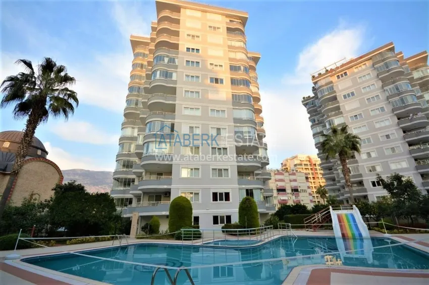 Трехкомнатная квартира с мебелью в Махмутларе – район субботнего рынка 1 