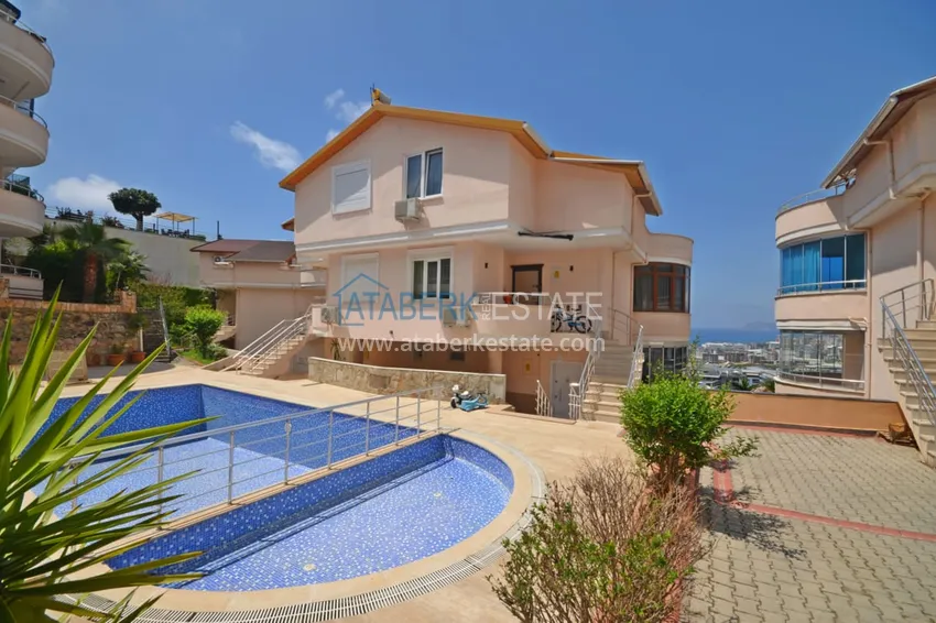 Меблированная двухуровневая квартира с открытым видом на море – район Каргыджак 1 