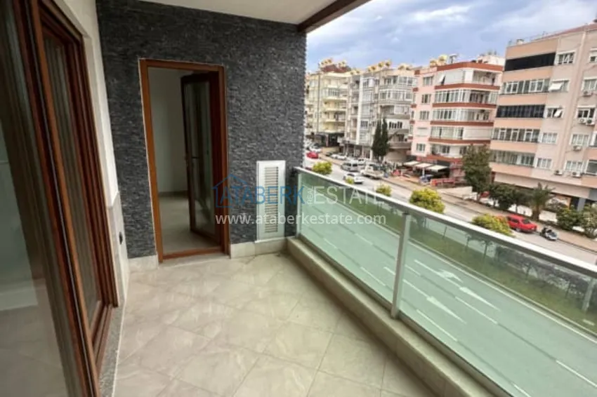 Приобрести Линейная квартира 4+1 в центре Алании с отдельной кухней, видом на море  30 