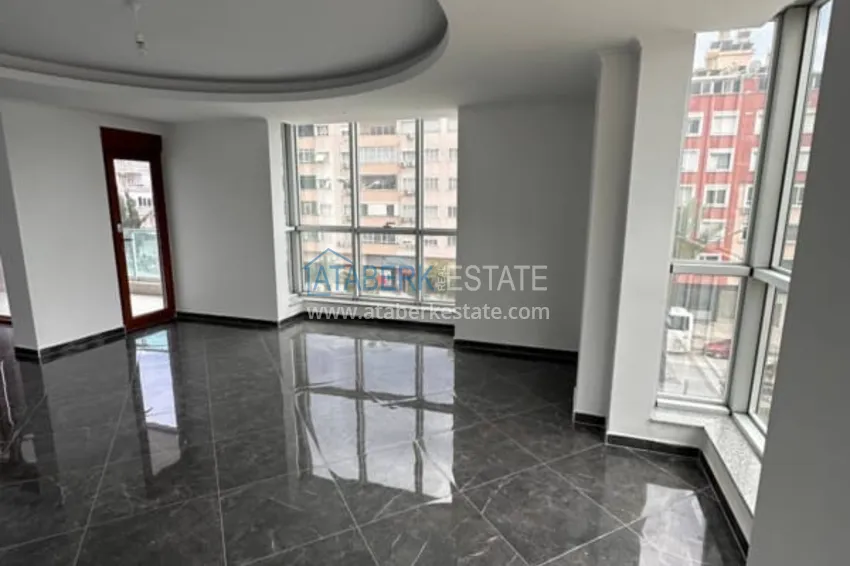 Приобрести Линейная квартира 4+1 в центре Алании с отдельной кухней, видом на море  3 