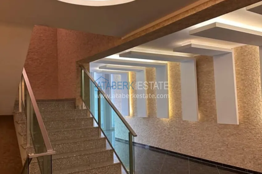 Линейная квартира 4+1 в центре Алании с отдельной кухней, видом на море  4 