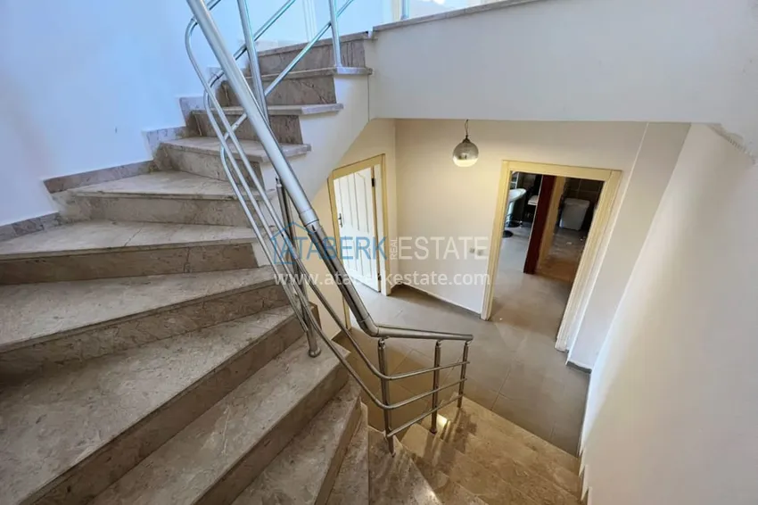 Приобрести Видовой садовый дуплекс 3+1 с мебелью в Алании, район Тепе в клубном комплексе таунхаусов 23 