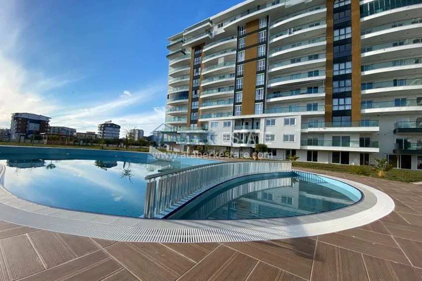 Линейная четырехкомнатная квартира с мебелью в Алании – Газипаша 1